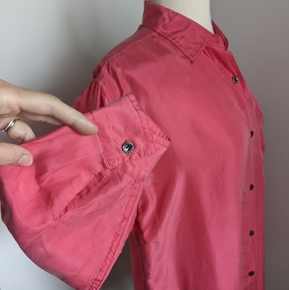 𝅺VINTAGE Kikomo Bright Pink Silk Button Down Blouse M Retro - Picture 9 of 14
